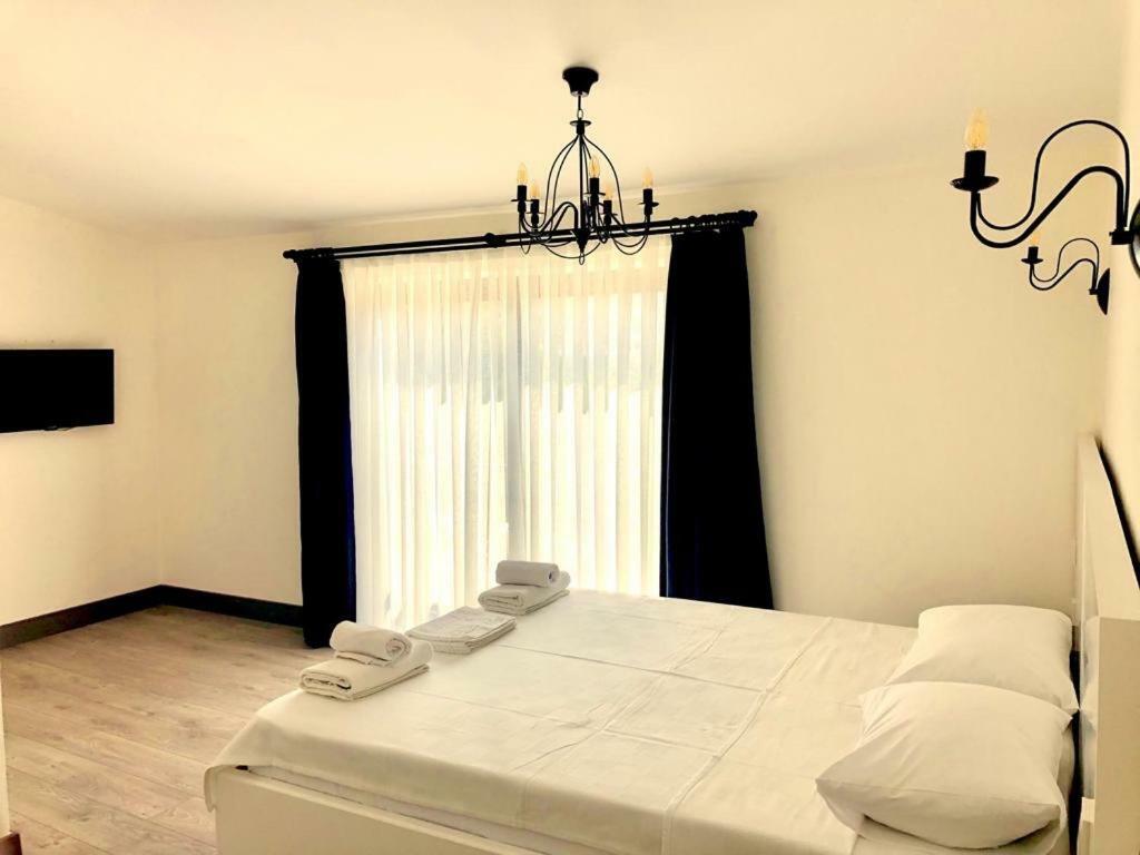 Victoria Hotel And Lounge 福卡 外观 照片