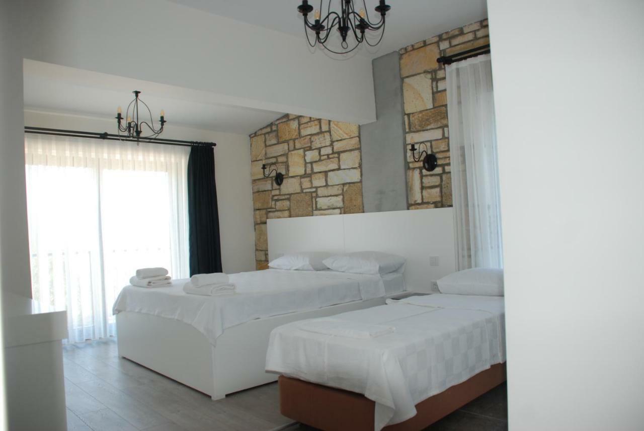 Victoria Hotel And Lounge 福卡 外观 照片